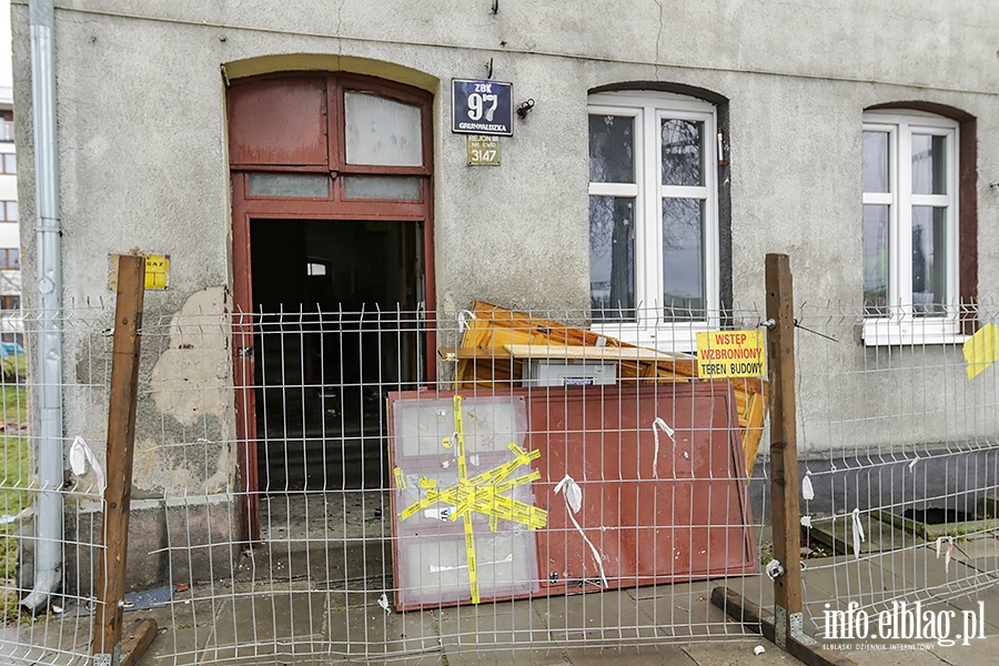 Rozbirka budynku mieszkalnego przy al. Grunwaldzka 97, fot. 4