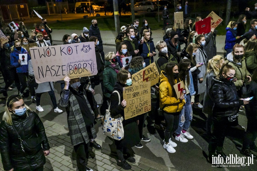 "Peace not PiS". Kolejny protest w Elblgu, demonstracj prbowano zakci, fot. 14