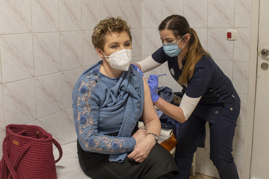 Do Szpitala Miejskiego trafio 450 szczepionek. "2/3 naszych pracownikw chce si zaszczepi", fot. 19