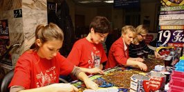 W Elbl�gu zebrano blisko 100 tys. z�, jednak wci�� trwa liczenie