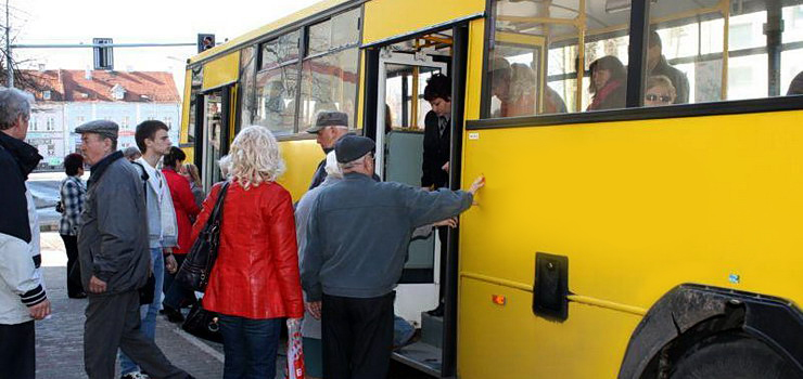 Pasażerowie skarżą się na awaryjne tramwaje i brudne autobusy