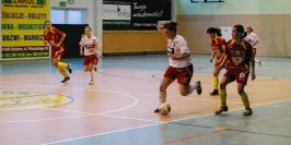 Elbl��anki na czele ligi