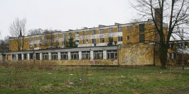 By�a bursa, mia� by� internat, b�d� mieszkania komunalne