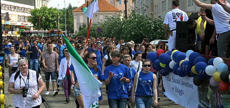 Studenci przejli wadz nad miastem