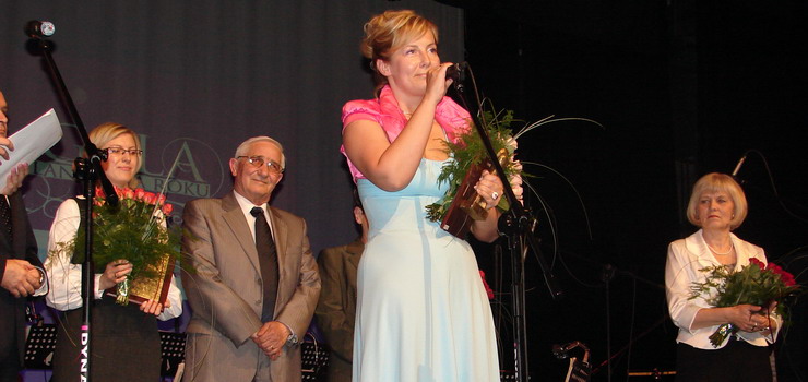 Statuetka Filantropa Roku 2010 dla Doroty Wcisa