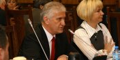 Na decyzj wojewody ws. radnych PO trzeba jeszcze poczeka, ale...