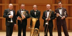 Koncert Amber Brass Quintet w elbl�skiej Ba�antarni