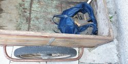 Ukradli i rozbili studzienki �ciekowe