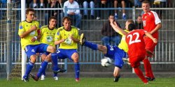 Nieciecza dobi�a Olimpi� w doliczonym czasie gry