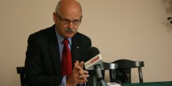 Witold Gintowt-Dziewa�towski pokazuje, na czym Elbl�g mo�e zaoszcz�dzi� 320 tys. z�