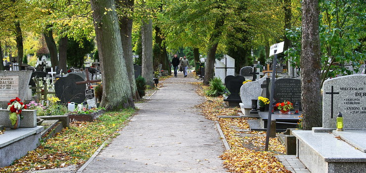 Będzie trudniej dojechać do cmentarzy – zobacz jakie zmiany czekają kierowców