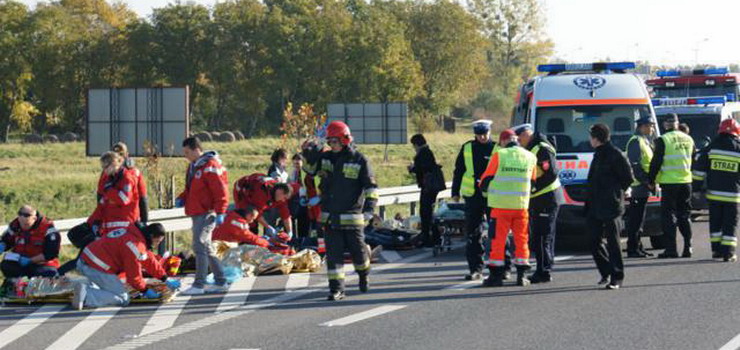 Katastrofa autobusu z kibicami Nibylandii – wiczenia sub ratowniczych