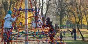 Nowy plac zabaw w Parku Modrzewie ju jest, ale czy wszystko jest dopite?