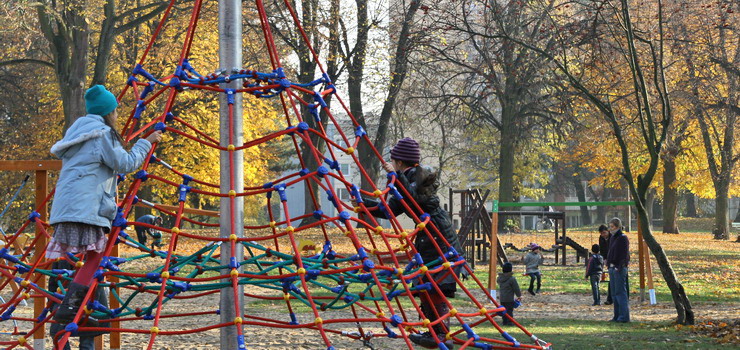 Nowy plac zabaw w Parku Modrzewie ju jest, ale czy wszystko jest dopite?