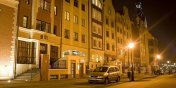 Urzdzaj publiczny szalet i wysypisko mieci na ulicy Kowalskiej - policja szuka rozwizania problemu