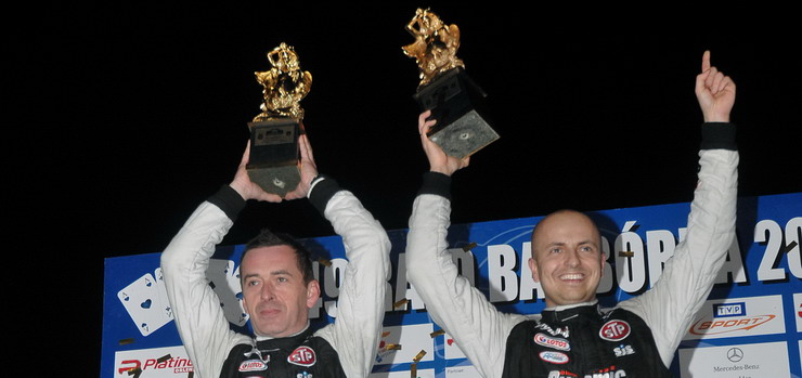 Mistrzowie Polski i Mistrzowie Karowej – Kajetan Kajetanowicz i Jarek Baran z LOTOS Dynamic Rally Team