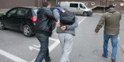 Rzuci petard podczas meczu – teraz grozi mu zakaz stadionowy