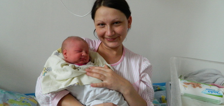  Elblążanie urodzeni w 2012 roku, czyli Lenka, Wiktoria, Justynka i Olaf powitali nowy rok gromkim krzykiem