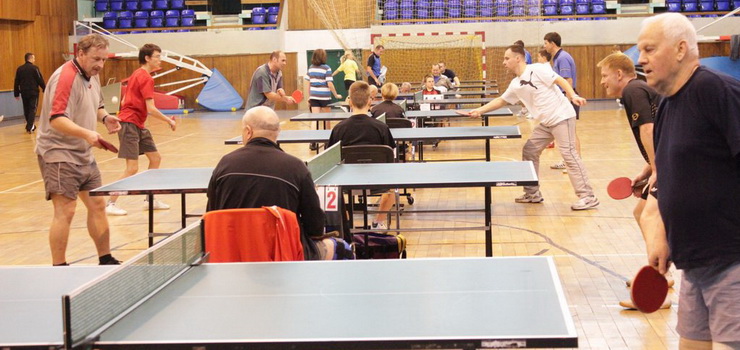 MOSiR organizuje druynowe rozgrywki w tenisie stoowym