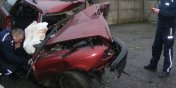Auto uderzyo w drzewo - 3 osoby nie yj