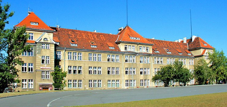 V LO połączy się z Ekonomikiem, a Handlówka z ZST-I