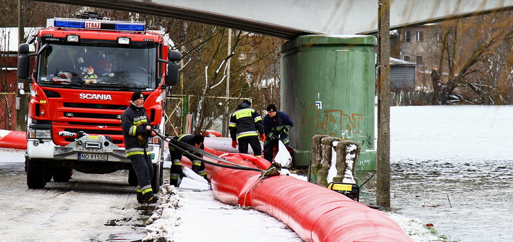 Woda wystąpiła z brzegów.Alarm przeciwpowodziowy w Elblągu