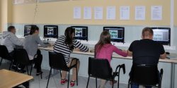 Dzi�ki nowym pracowniom Ekonomik „wchodzi” na gie�d�