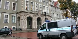 Elbl�ska temida we�mie udzia� w demonstracji przed Sejmem- petycja na r�ce Marsza�ka