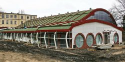 Nowa hala sportowa przy Gimnazjum nr 9 b�dzie gotowa latem. Skorzystaj� z niej tak�e elbl��anie