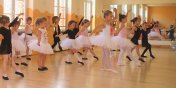 Modzi tancerze z sekcji baletowej przy pracy, czyli pasja i magia taca w Cadmansie