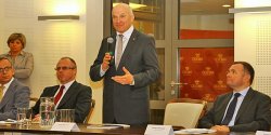 Pawe� Olechnowicz pozostanie na stanowisku prezesa Lotosu przez kolejne trzy lata