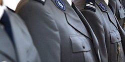 Mundurowi traktowani jak inni obywatele? „Choroba moe si im nie opaca”
