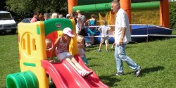 Wsp�lna zabawa ��czy pokolenia