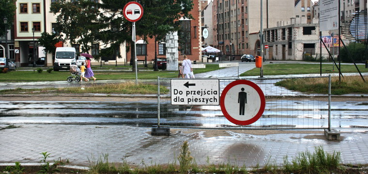 Przejście dla pieszych pozostanie zamknięte