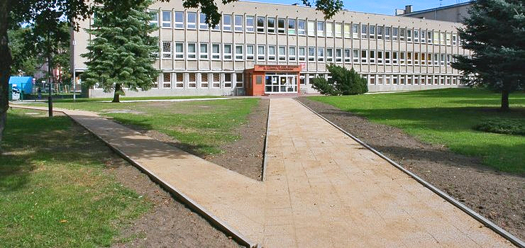 Tereny zielone przy Szkole Muzycznej zyskują nowy wygląd 