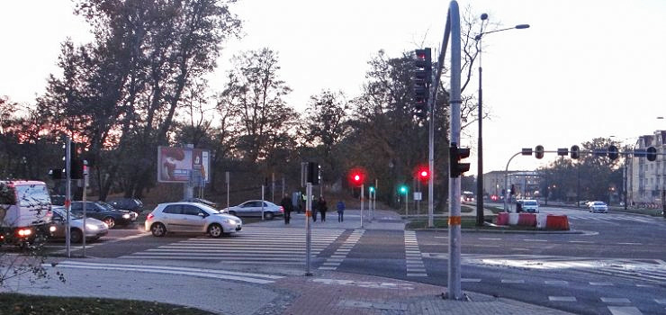 Sygnalizacja świetlna na newralgicznym skrzyżowaniu została włączona
