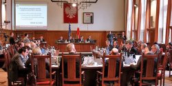 Radni zadecydowali - od nowego roku zdroeje woda i odprowadzanie ciekw