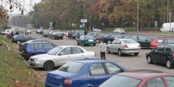 Gie�da samochodowa pozostanie na swoim miejscu