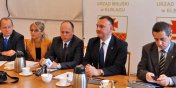 Dwa programy, ktre zahamoway zaduenie czynszw w komunakach