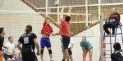 Faworyci triumfuj po walce