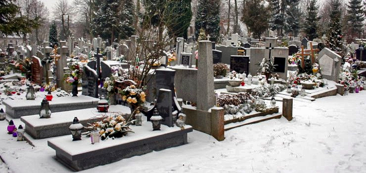 Groby na Agrykola już można odnaleźć w sieci. Sprawdź, naprawdę warto