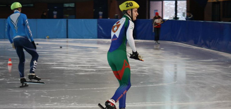 Short trackowy sezon na krajowych taflach lodowych trwa w pełni