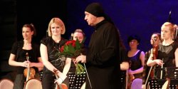 �wiatowej s�awy dyrygent Marek Mo� zosta� Dyrektorem Artystycznym EOK!