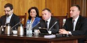 Prezydent podsumowa swoj dziaalno midzy sesjami