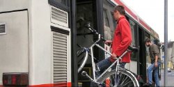 Z rowerem do elbl�skiego autobusu? Tak, ale tylko na okre�lonych warunkach