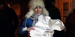 Bya zaskoczona degustacj, na ktrej dostaa puszk ze szprotkami - zobacz film