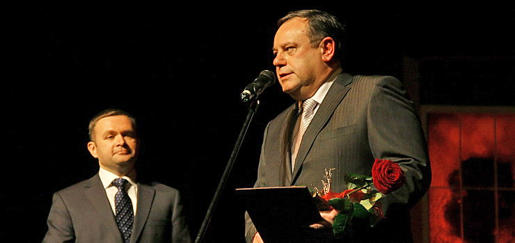 Zakaz użyczania pomieszczeń szkół politykom. Prezydent był wyjątkiem?