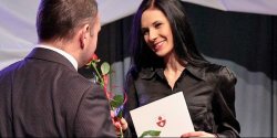Elbl�scy tw�rcy kultury odebrali nagrody w Ratuszu Staromiejskim