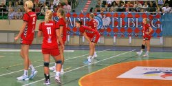 Start Elbl�g zagra z Ruchem Chorz�w. Utrzymanie na wyci�gni�cie r�ki