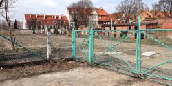 Staromiejskie dzia�ki przeznaczone pod kamienice coraz ta�sze